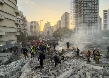 Israel bombs central Beirut killing 6