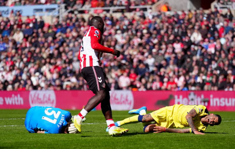 Brian Brobbey hold-up play Sunderland Premier League