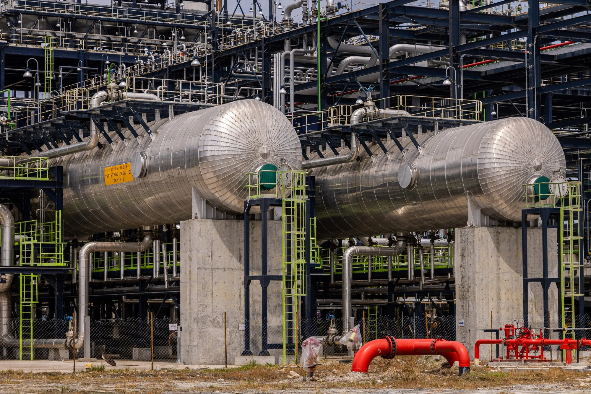 Dangote Refinery Raises Petrol Price to N1,350/Litre