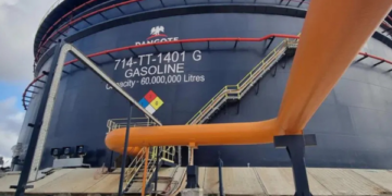 Dangote Refinery Cuts Petrol Gantry Price to N1,215/Litre, Returns to Naira Sales