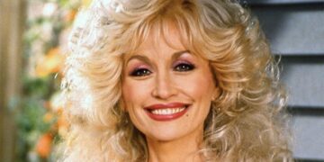 Dolly Parton Dies at 80 After Brief Battle with Cancer