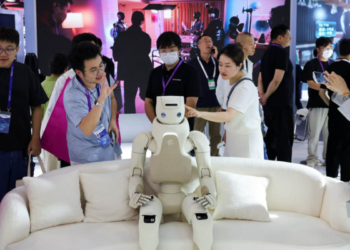 AI Race Raises Global Alarm as Experts Demand International Cooperation