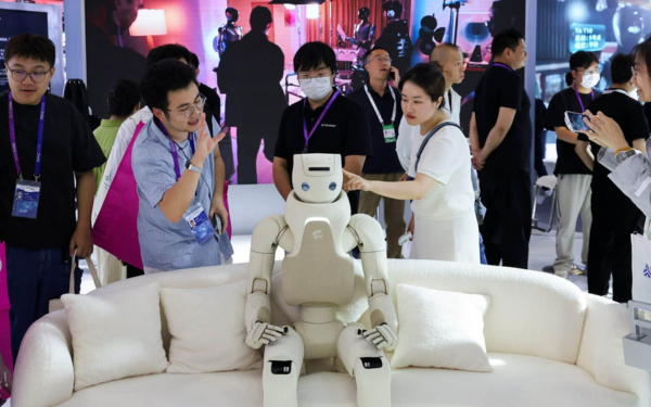 AI Race Raises Global Alarm as Experts Demand International Cooperation